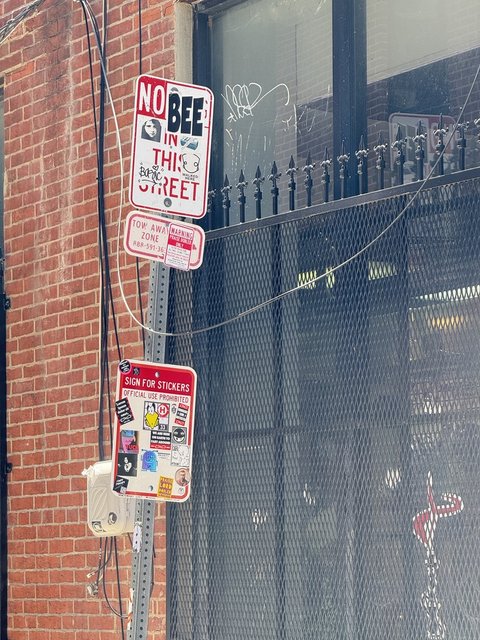 SIGN FOR STICKERS - Photo